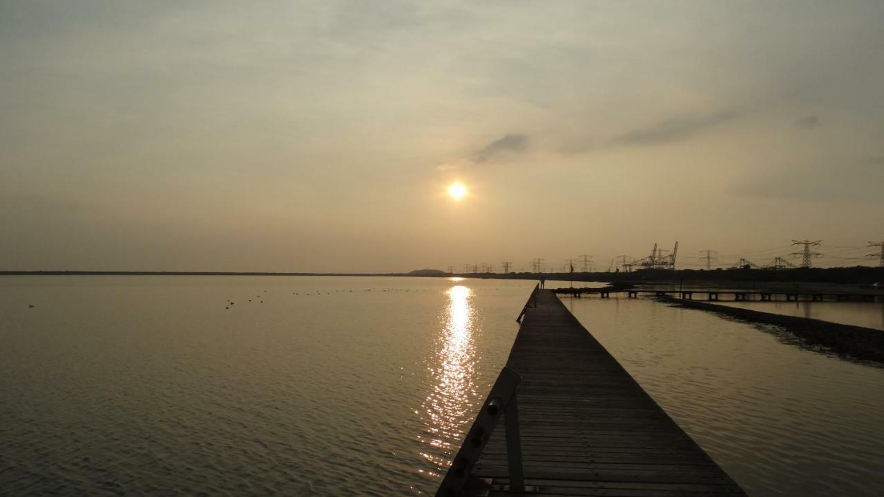 Beach Hotel Oostvoorne Bagian luar foto